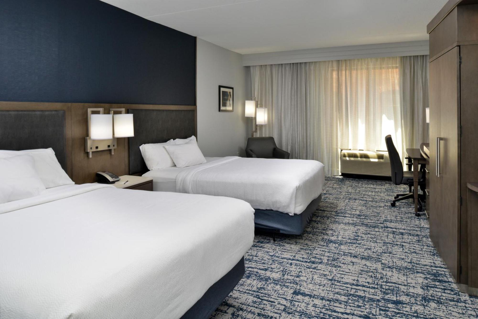 Courtyard By Marriott Downtown/historic District Hotel 3*