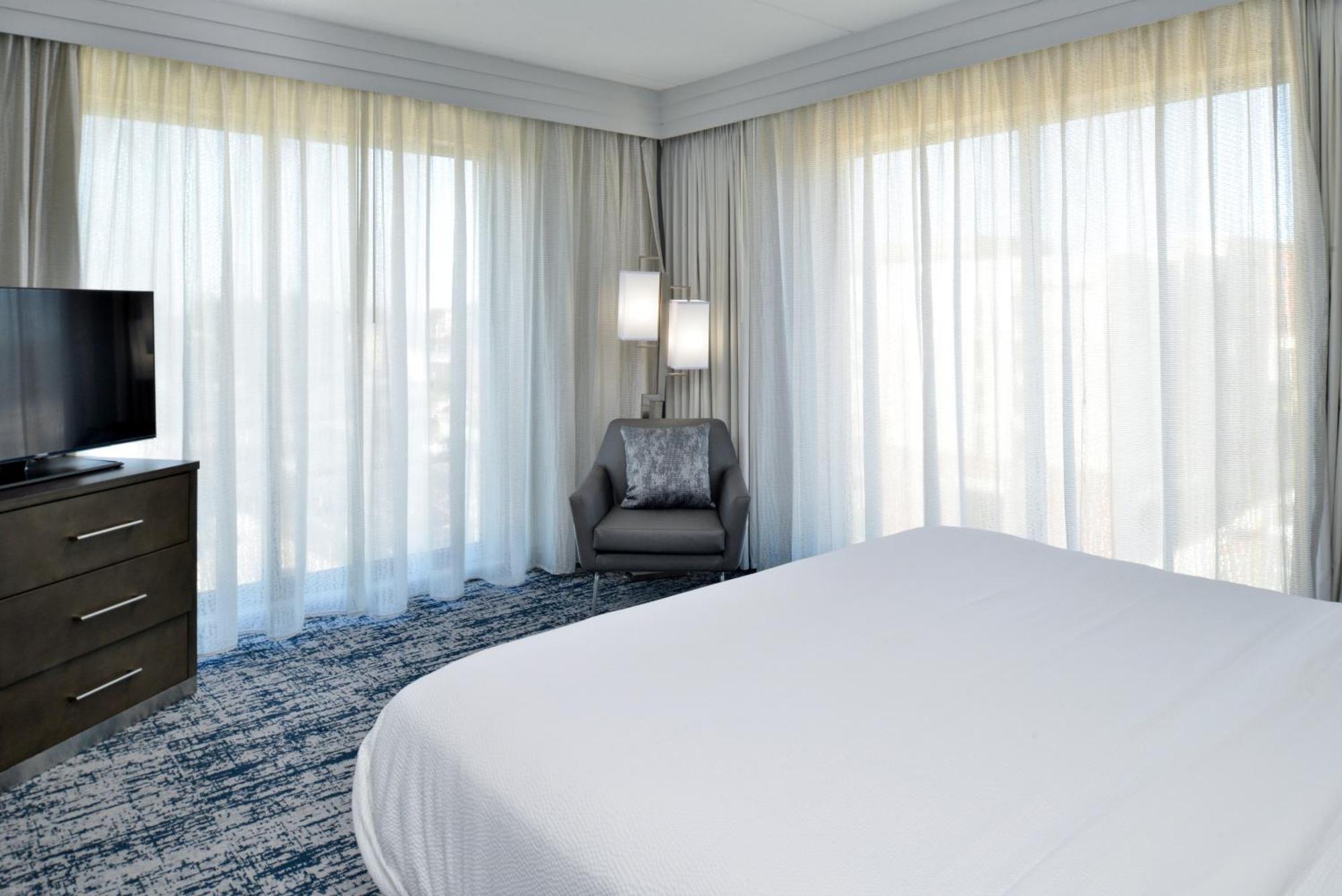Hotel Courtyard By Marriott Downtown/historic District 3*