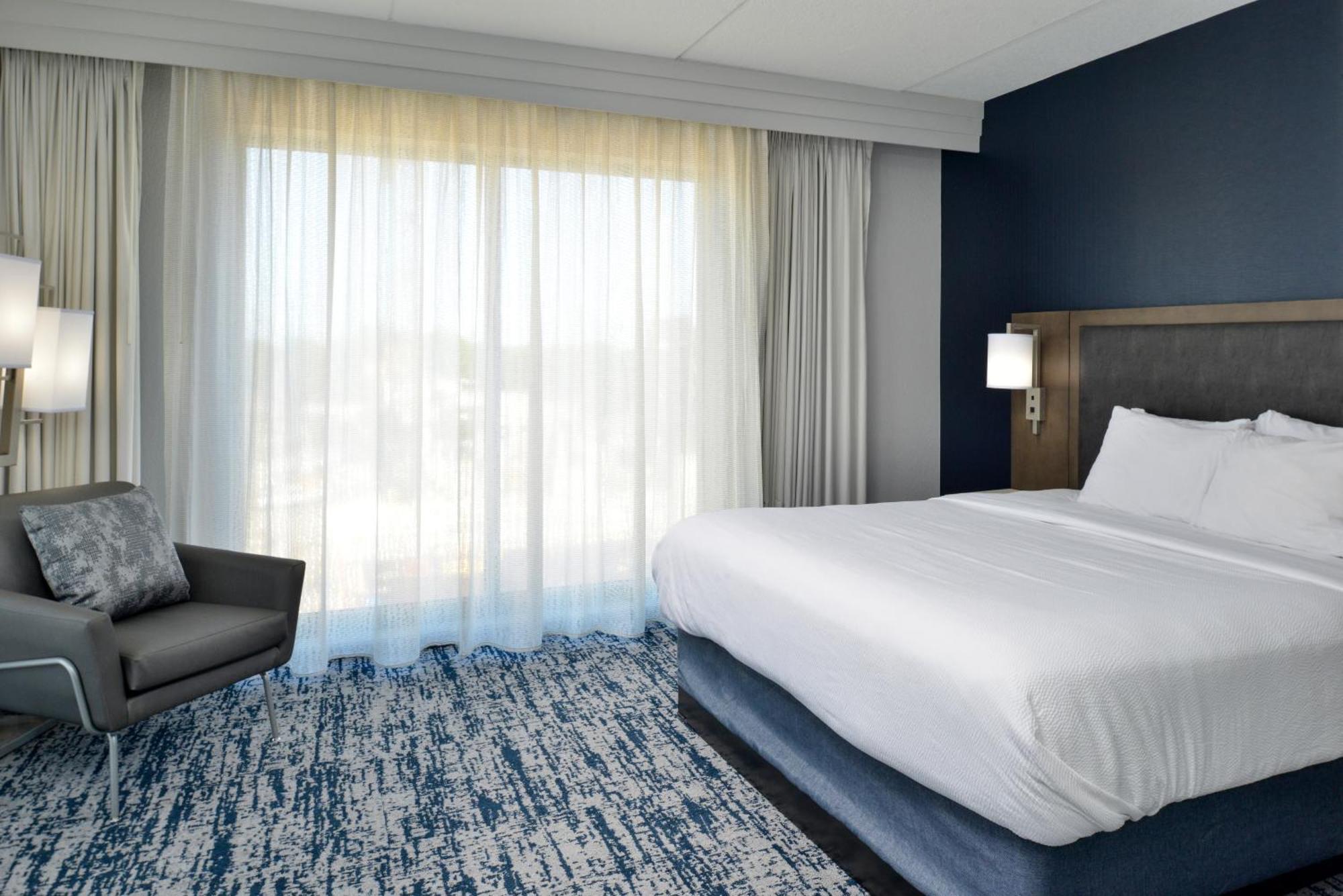 Courtyard By Marriott Downtown/historic District 3*